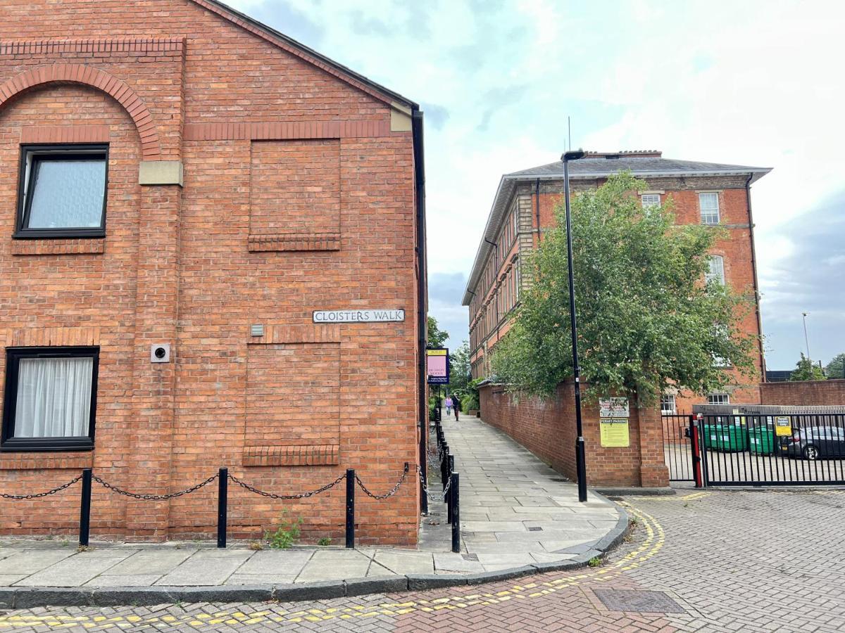 Modern 2 Bed Townhouse Just Outside City Walls With Free Private Parking York Exteriör bild