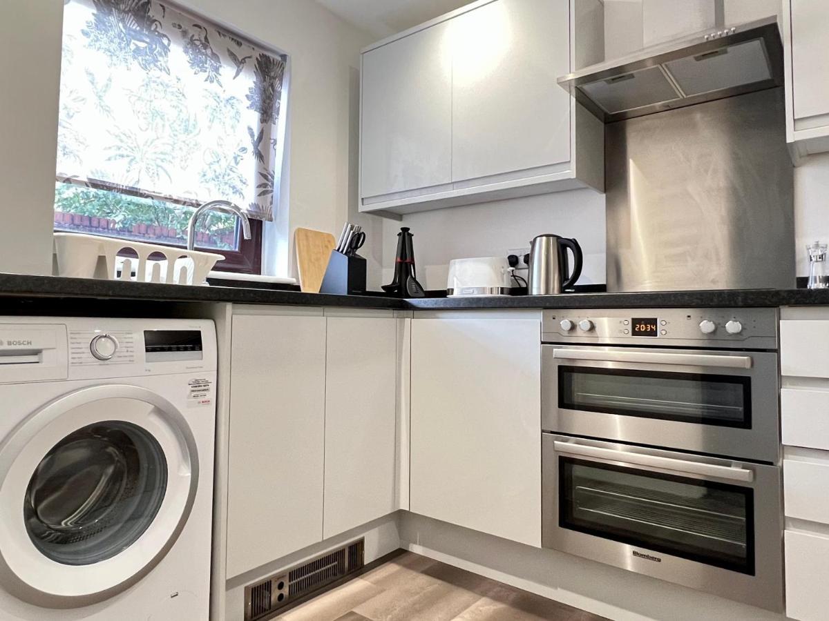 Modern 2 Bed Townhouse Just Outside City Walls With Free Private Parking York Exteriör bild